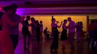Merci MUJERES @camilaarriva quinteto pour ce moment magique partagé à Genève, en rendant la soirée de la mi-été à la Mistica inoubliable!

Merci Alejandro et la milonga Mistica pour accueillir ces artistes argentines!

Et merci aux membres d'Egalitango pour l'accueil, la préparation sonore et la coordination avec les artistes. Tout particulièrement Vanessa pour le logement, Richard pour la contrebasse, Sébastien pour son engagement dans la partie technique & sonore, Stefania, Izel et Fred pour leur accueil chaleureux et Valérie pour la coordination de l'événement. 

Buena gira chicas!!! 

#tangogeneve #tangocontemporain #tangoyfeminismo